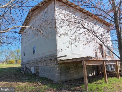9432 Winchester Grade Rd, Berkeley Springs, WV 25411 - photo 3