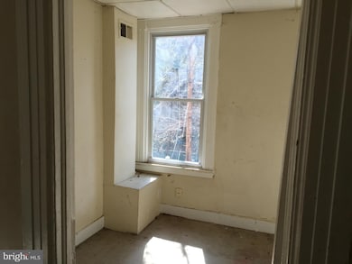 3027 Rayner Ave, Baltimore, MD 21216 - photo 5