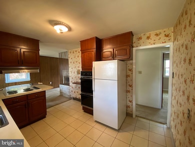 328 W Elm St, Reading, PA 19607 - photo 7