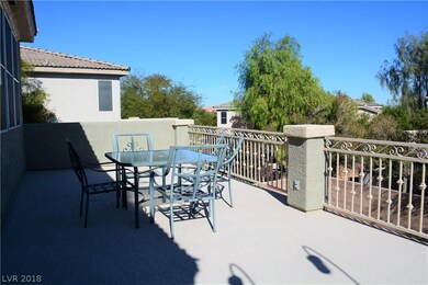 Upstairs deck with gas barbecue, lighting and elec