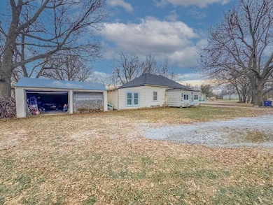208 N Mulberry St, Dexter, KS 67038 - photo 3