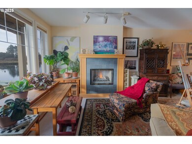 1108 S Holladay Dr unit 14, Seaside, OR 97138 - photo 3