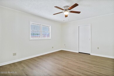 206 Crestview Drive-15