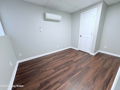 9605 Glenawyn Cir unit 6, Louisville, KY 40299 - photo 5