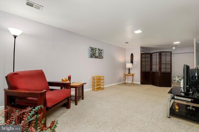 9434 Gentle Cir, Montgomery Village, MD 20886 - photo 4