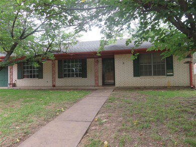 3611 Oakwood St, Denison, TX 75020 - photo 2