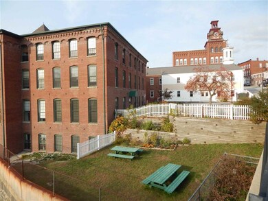 Emerson Mills unit M08, Pembroke, NH 03275 - photo 3