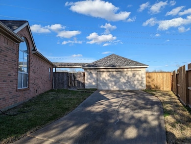 1822 American Elm Ct, Sugar Land, TX 77479 - photo 2