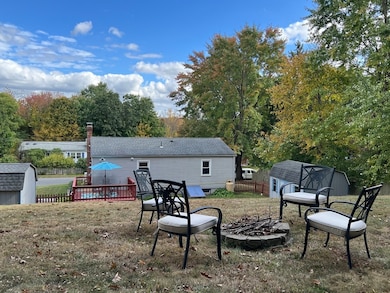 308 Brookside Cir, Florence, MA 01062 - photo 6