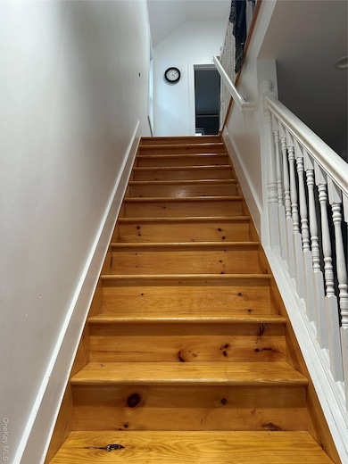 9322 Vanderveer St, Queens Village, NY 11428 - photo 6