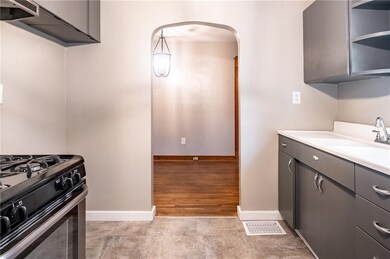 211 S Brooks St, Columbus, IN 47201 - photo 5