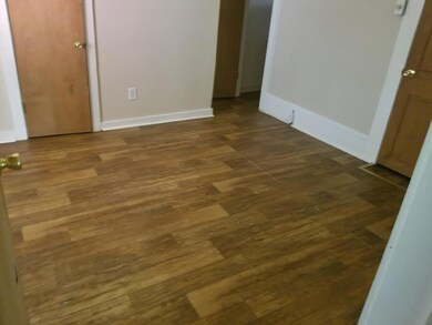 2001 Lois St, Bay City, TX 77414 - photo 5