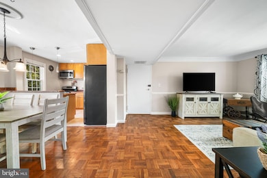 6725 W Wakefield Dr unit B1, Alexandria, VA 22307 - photo 5