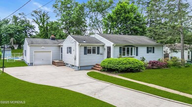 42 N Park Ave, Shrewsbury, NJ 07702 - photo 2