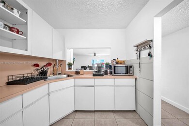 6780 W 2nd Ct unit 411, Hialeah, FL 33012 - photo 5