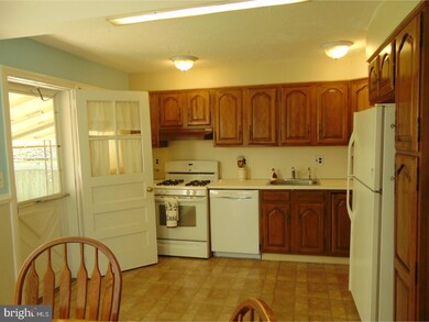 10 Yale Ave, Swarthmore, PA 19081 - photo 2