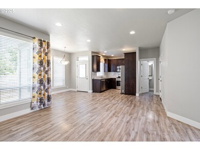 229 S 70th St, Springfield, OR 97478 - photo 7