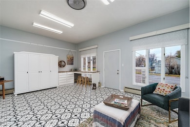 Built in bar, workstation