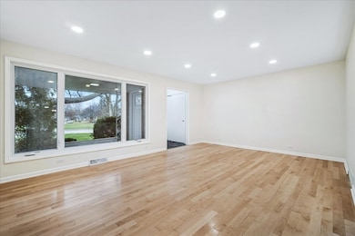 unlisted-address, Highland Park, IL 60035 - photo 3