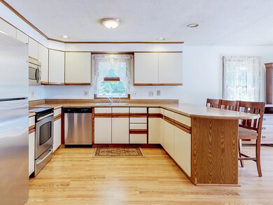 38 Garden St, Old Orchard Beach, ME 04064 - photo 4