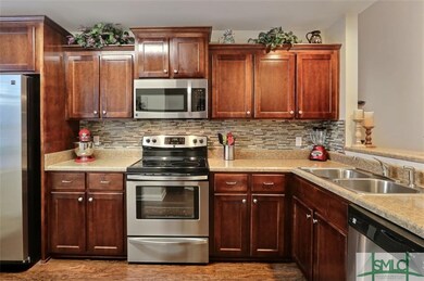 Stainless Appliances ~ Tons of Cabinets and Counte
