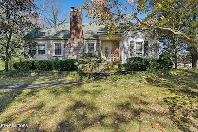 904 Granville Conner Rd, Powell, TN 37849 - photo 2