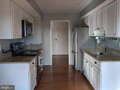 Treebrooke unit 404, Oakton, VA 22124 - photo 7