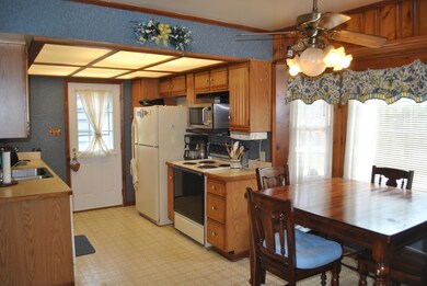 1067 Lockwood Rd, Columbus, OH 43227 - photo 4