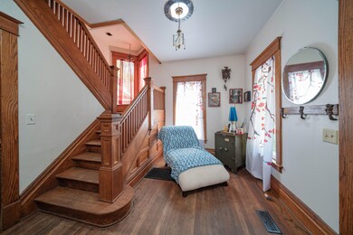 1324 W North - Entry