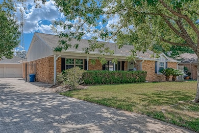 918 Wycliffe Dr, Houston, TX 77079 - photo 3