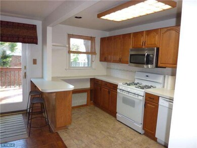 1201 Roosevelt Dr, Havertown, PA 19083 - photo 2