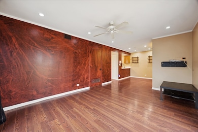 1860 Huntington Blvd unit E, Hoffman Estates, IL 60169 - photo 5