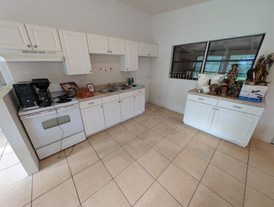 765 Greenway Place, Daytona Beach, FL 32114 - photo 3