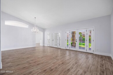 981 E Constitution Dr - 05