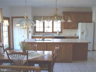 211 Colonial Dr, Perkiomenville, PA 18074 - photo 5