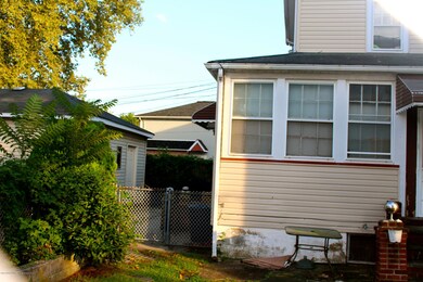 72 Mills Ave, Staten Island, NY 10305 - photo 7