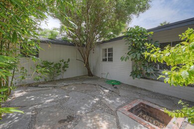 2807 N 21st St Phoenix AZ-large-005-12-C