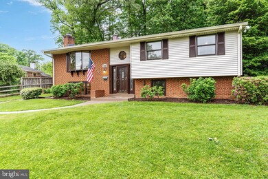 9232 Brian Dr, Vienna, VA 22180 - photo 2