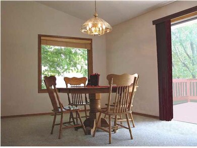 VAULTED 15' X 13' DINING ROOM