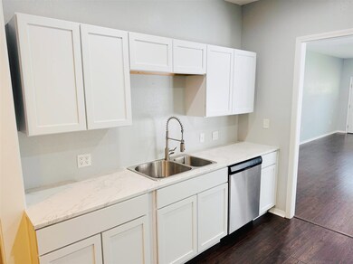 723 E Maple St, Cushing, OK 74023 - photo 5