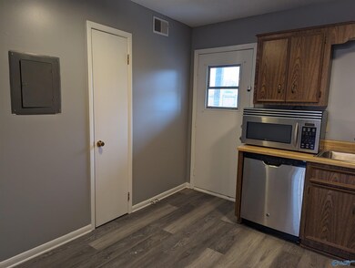 1609 Ororke Ln SW unit C, Decatur, AL 35603 - photo 7