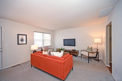 11995 Wincanton Dr, Cincinnati, OH 45231 - photo 5