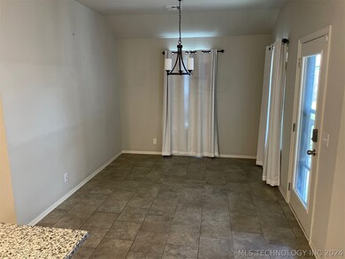 3200 W Decatur St, Broken Arrow, OK 74011 - photo 3