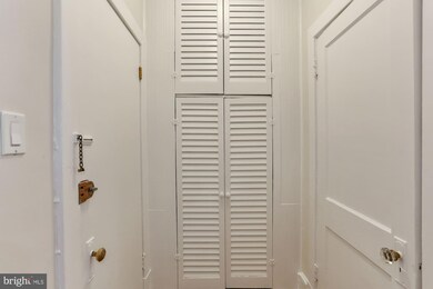 3411 29th St NW unit 4, Washington, DC 20008 - photo 2