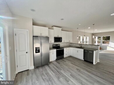 333 Azure Dr, Colonial Beach, VA 22443 - photo 4