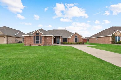 1506 Golden Spike Dr, Ennis, TX 75119 - photo 2