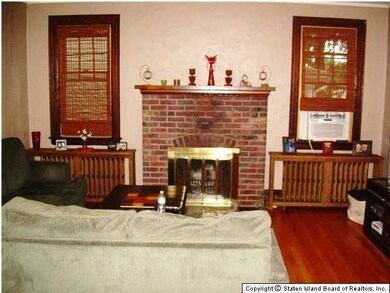 33 Rugby Ave, Staten Island, NY 10301 - photo 4