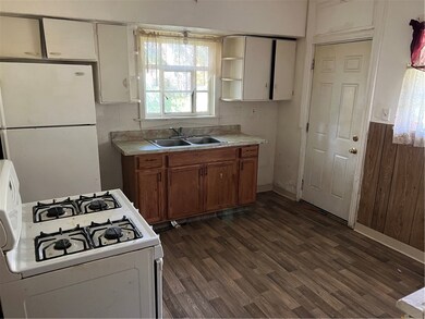 210 Short 10th St, Beaver Falls, PA 15010 - photo 6