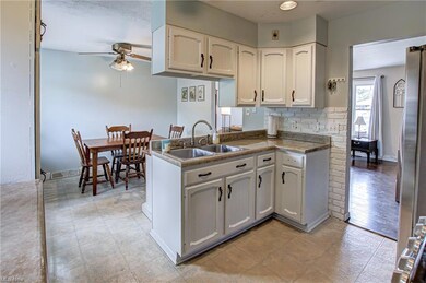 327 Erieview Blvd, Sheffield Lake, OH 44054 - photo 4