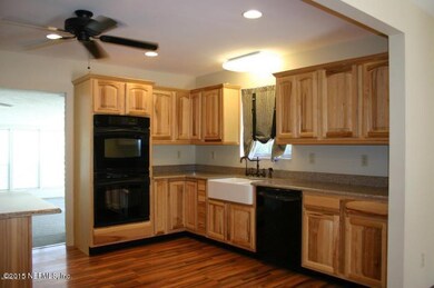 5875 Hyde Park Cir, Jacksonville, FL 32210 - photo 2